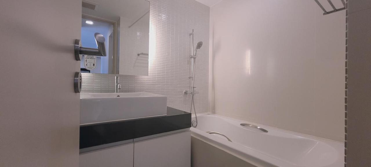 Twenty Three Residence Бангкок Экстерьер фото